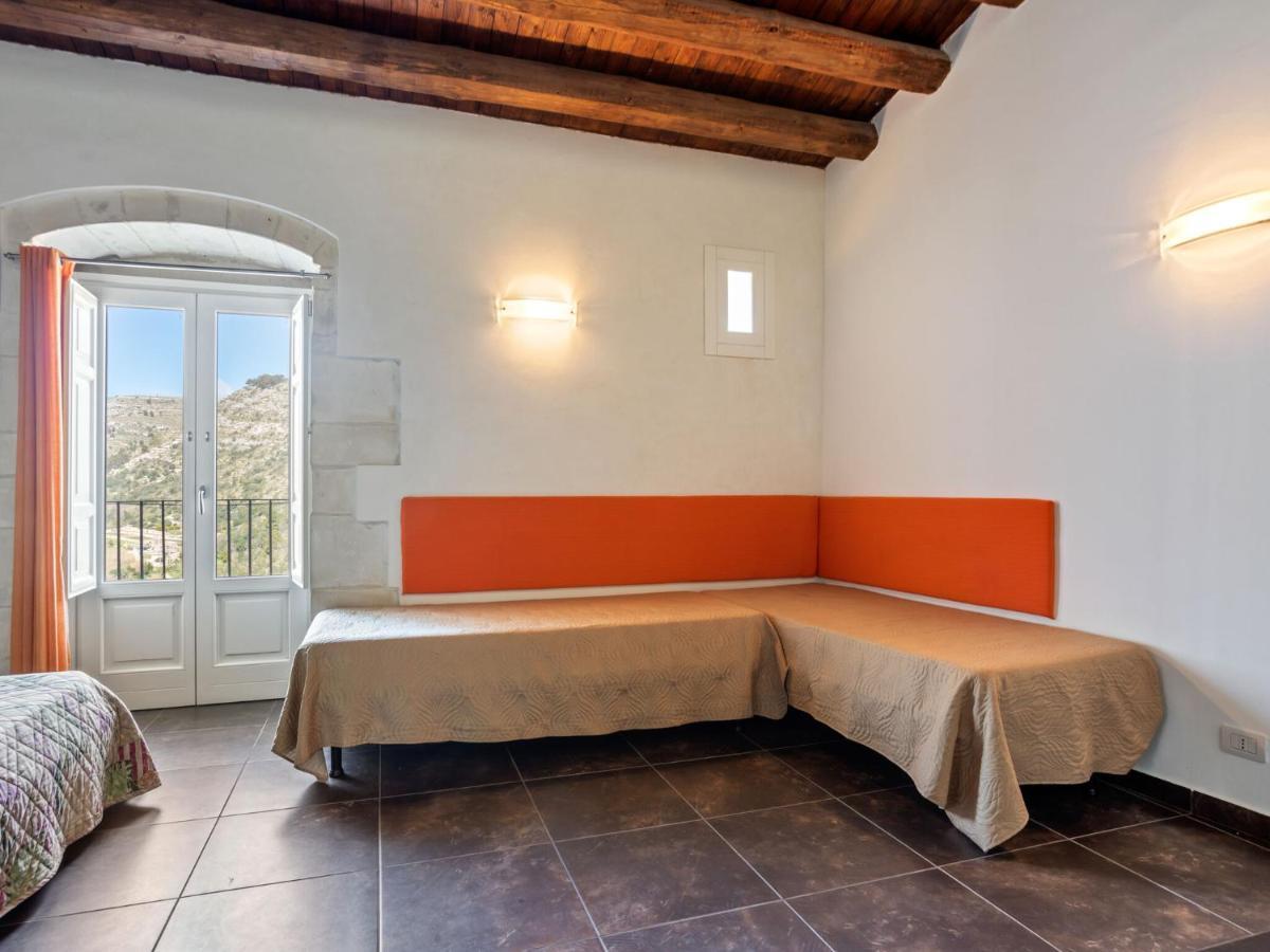 Vintage Holiday Home In Ragusa Ibla With Balcony Ngoại thất bức ảnh