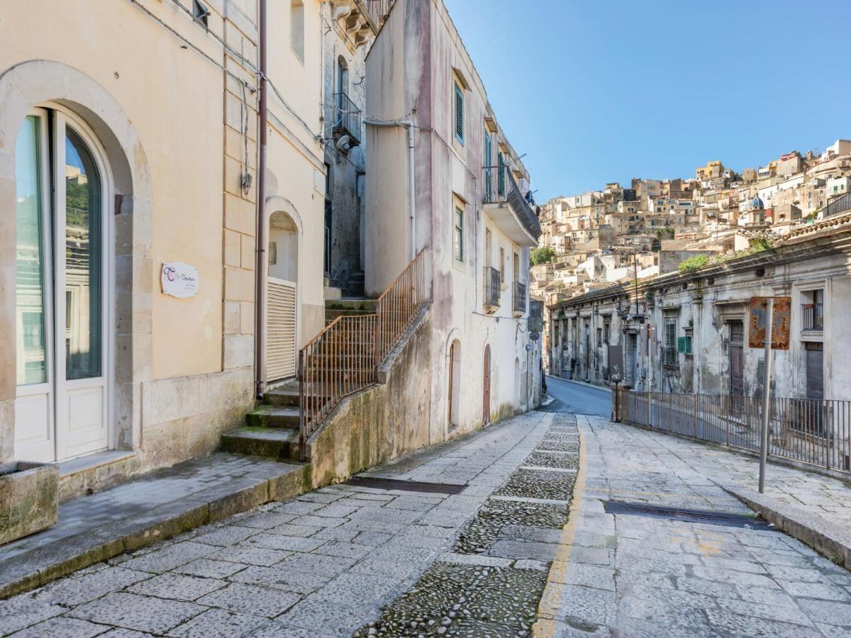 Vintage Holiday Home In Ragusa Ibla With Balcony Ngoại thất bức ảnh